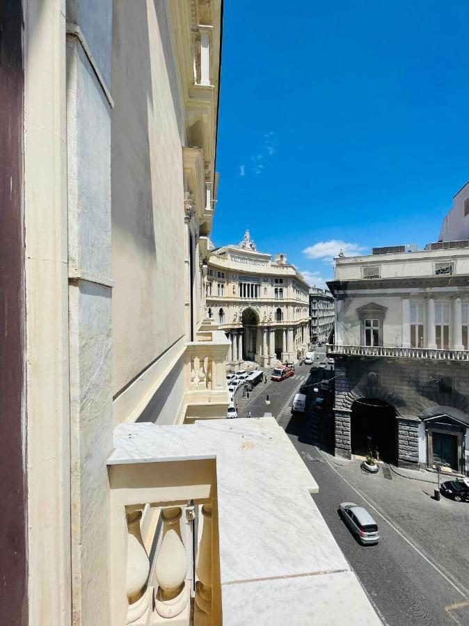 Appartamento Sul Teatro San Carlo Neapel Exterior foto