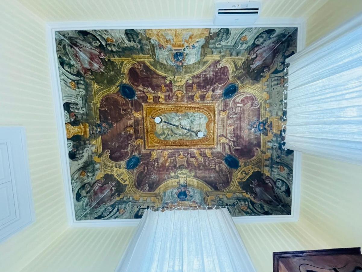 Appartamento Sul Teatro San Carlo Neapel Exterior foto