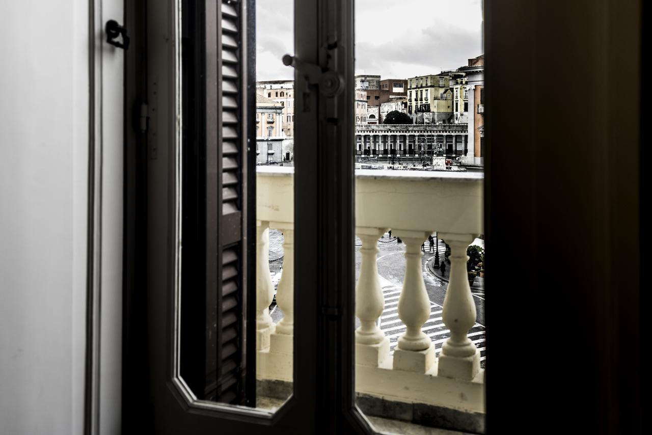 Appartamento Sul Teatro San Carlo Neapel Exterior foto